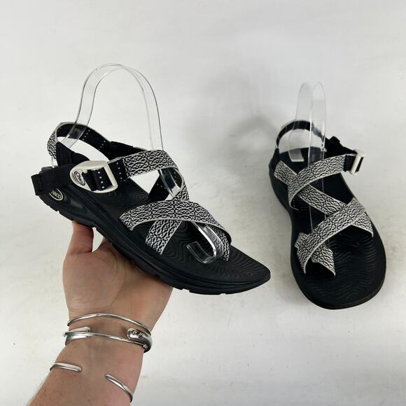 Chaco Zvolv 2 Sandals Women's 7 Black & White Hook & Loop Slingback Sandals - Picture 1 of 9